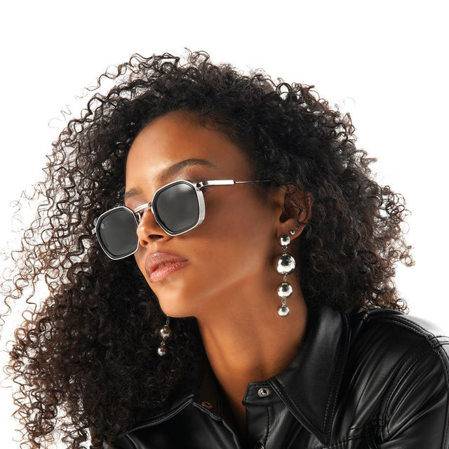 Minimalist and Elegant: Thin Metal Frame Sunglasses